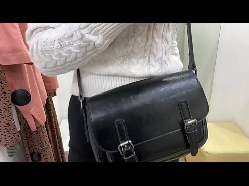 ❤️ Offentlig onani av den unga slynan FeralBerry med en dildo i provrummet ❤❌ Fuckvideo at sv.xxx-wow-net.ru ️❤