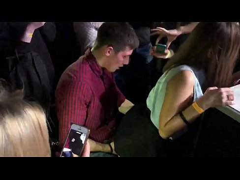 ❤️ Äkta sex på en rysk nattklubb. 18-årig rysk tjej i anus och vagina knullad på en nattklubb. ❤❌ Fuckvideo at sv.xxx-wow-net.ru ️❤